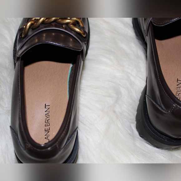 Lane Bryant NWT 10 Wide Women’s Faux Leather Brown Gold Chain Loafer Dress Shoes - Picture 7 of 9